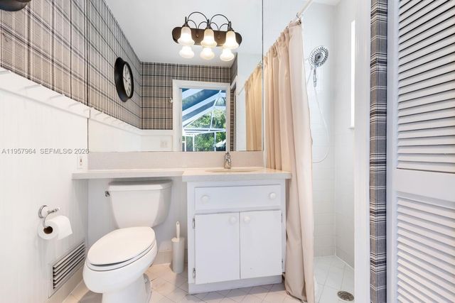 5100 SW 75th St, Miami, FL 33143