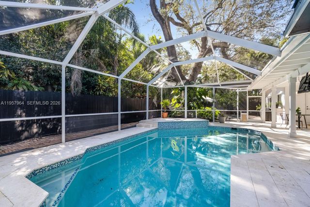 5100 SW 75th St, Miami, FL 33143