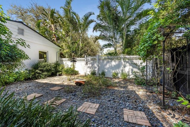 5100 SW 75th St, Miami, FL 33143