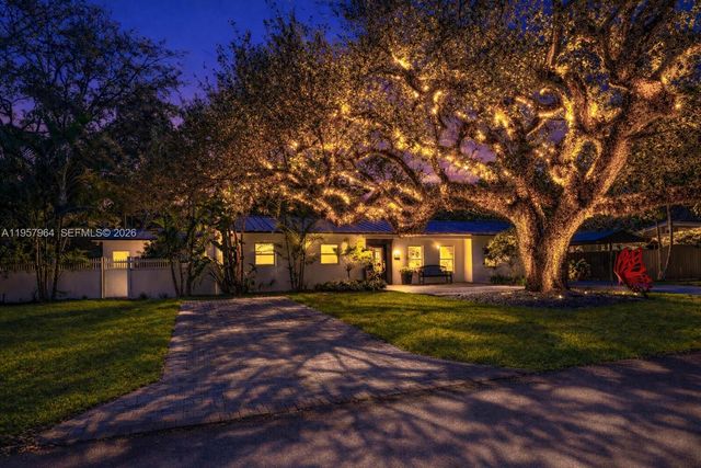 5100 SW 75th St, Miami, FL 33143