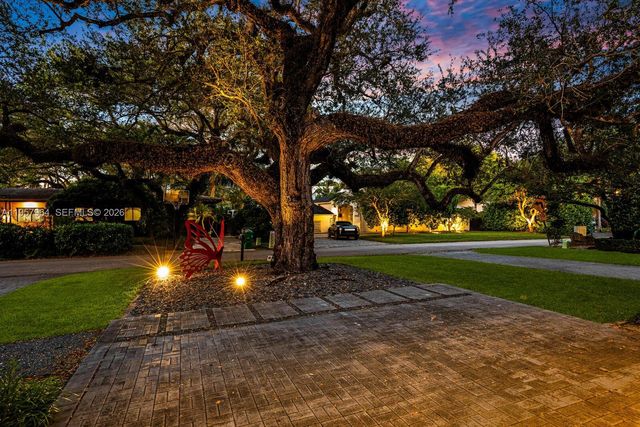 5100 SW 75th St, Miami, FL 33143