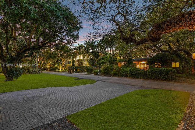 5100 SW 75th St, Miami, FL 33143