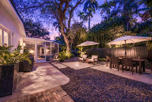 5100 SW 75th St, Miami, FL 33143