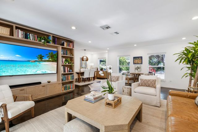 5100 SW 75th St, Miami, FL 33143