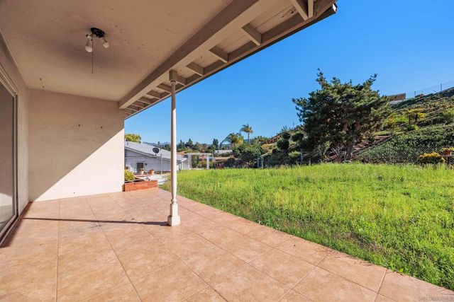 12127 Santiago Rd W, San Diego, CA 92128