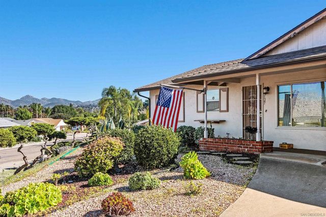 12127 Santiago Rd W, San Diego, CA 92128