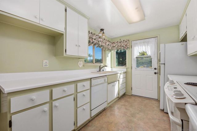 12127 Santiago Rd W, San Diego, CA 92128