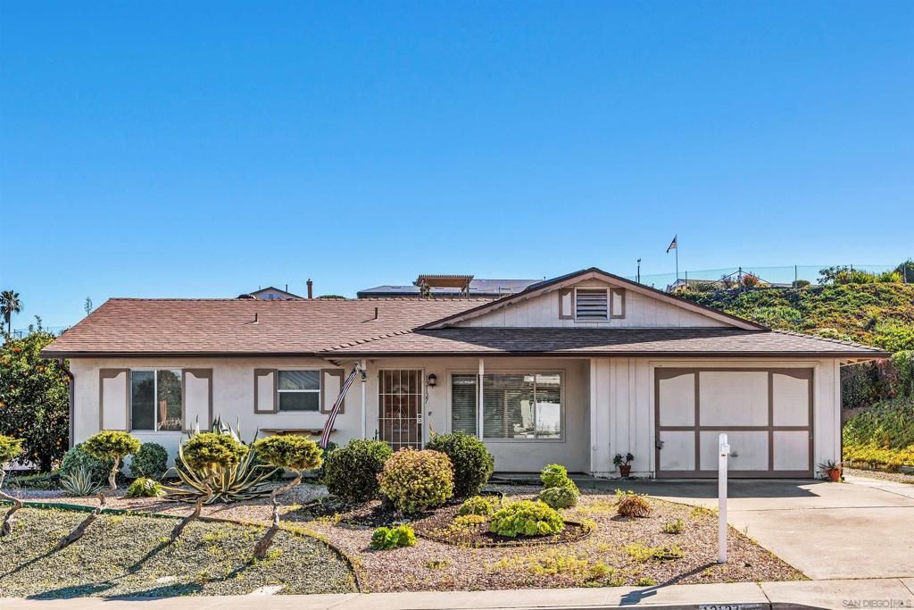 12127 Santiago Rd W, San Diego, CA 92128