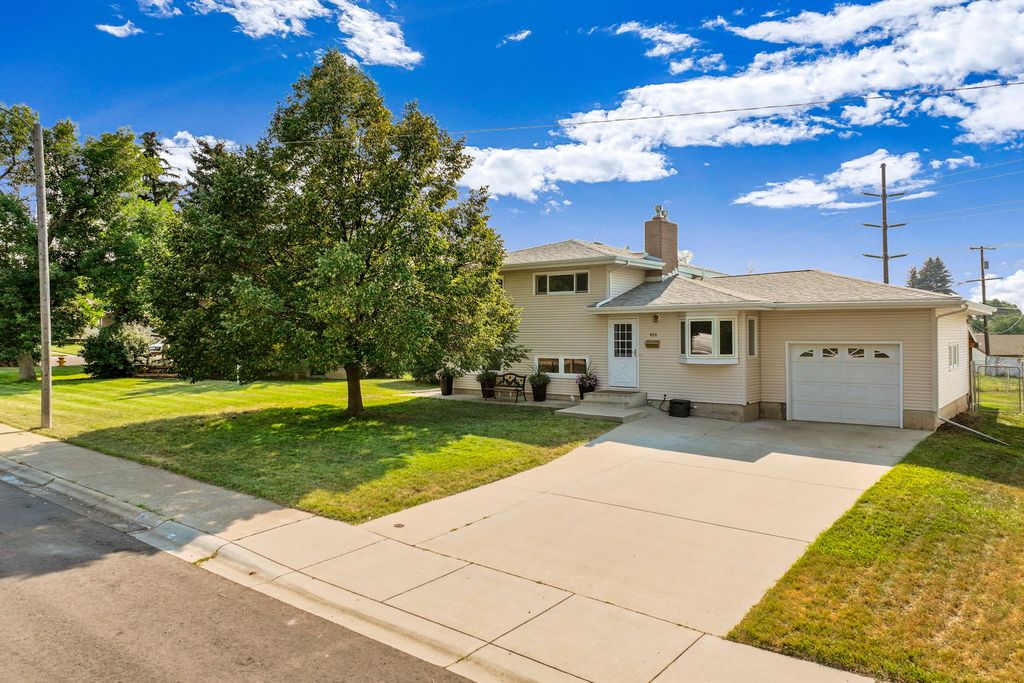 420 50th Street S, Great Falls, MT 59405 photo 2
