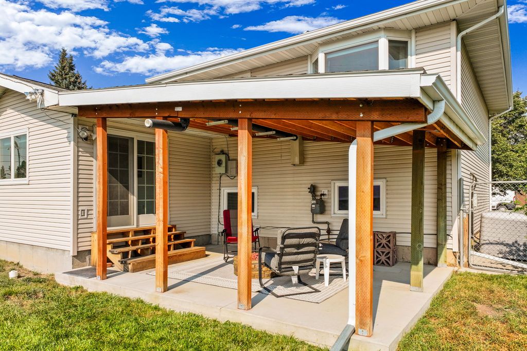 420 50th Street S, Great Falls, MT 59405 photo 4