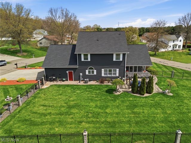 11186 Whitetail Run Street NW, Bolivar, OH 44612