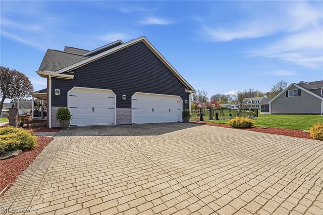 11186 Whitetail Run Street NW, Bolivar, OH 44612