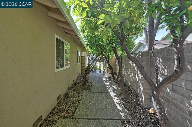 2122 Dunblane Ct, Walnut Creek, CA 94598
