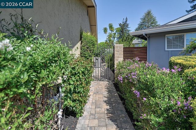 2122 Dunblane Ct, Walnut Creek, CA 94598
