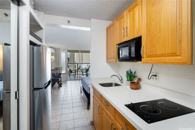 445 Seaside Avenue 2212, Honolulu, HI 96815