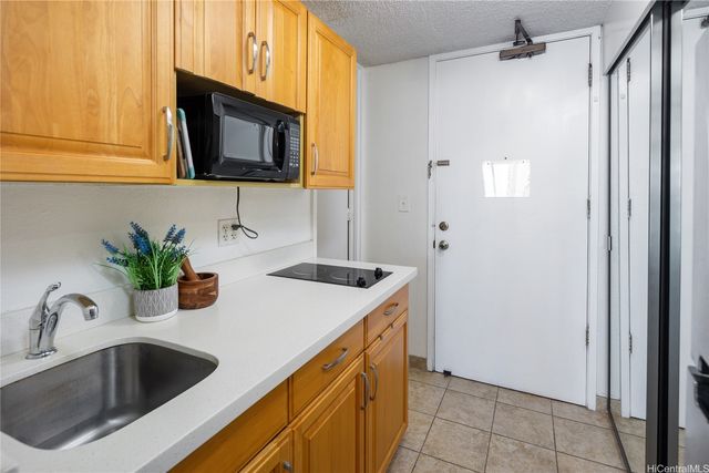 445 Seaside Avenue 2212, Honolulu, HI 96815
