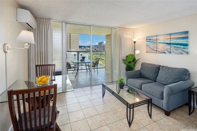 445 Seaside Avenue 2212, Honolulu, HI 96815