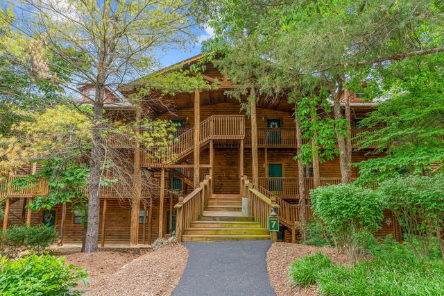 75 Leaning Tree Circle 4, Indian Point, MO 65616