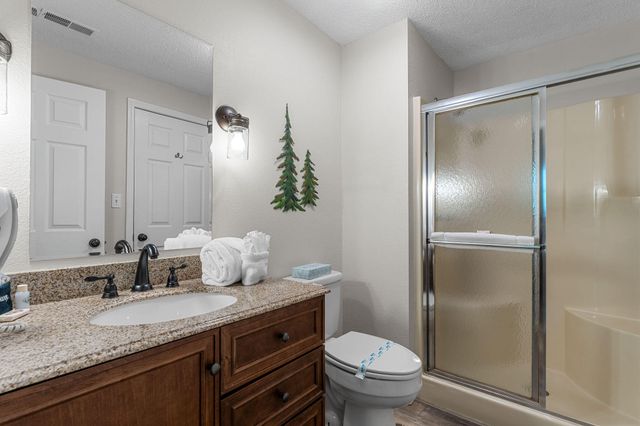 75 Leaning Tree Circle 4, Indian Point, MO 65616