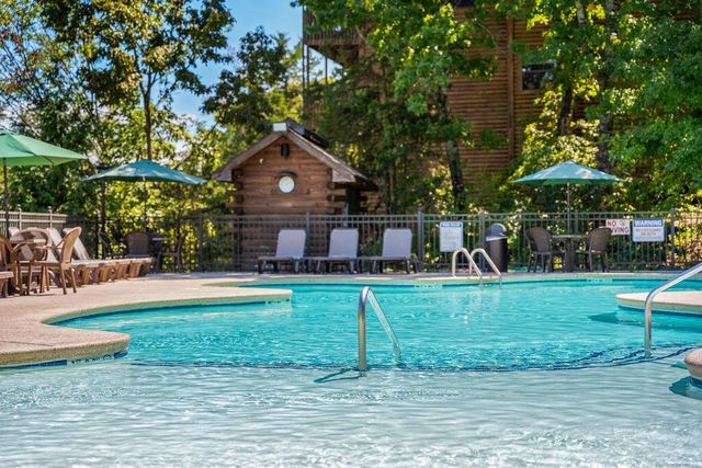 75 Leaning Tree Circle 4, Indian Point, MO 65616