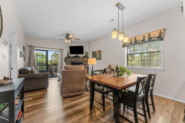 75 Leaning Tree Circle 4, Indian Point, MO 65616