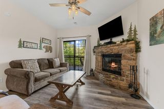 75 Leaning Tree Circle 4, Indian Point, MO 65616