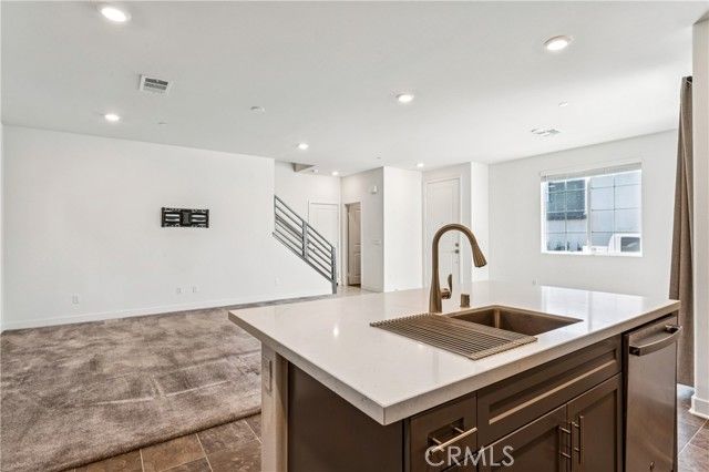 800 Enchanted Hideaway, Upland, CA 91786