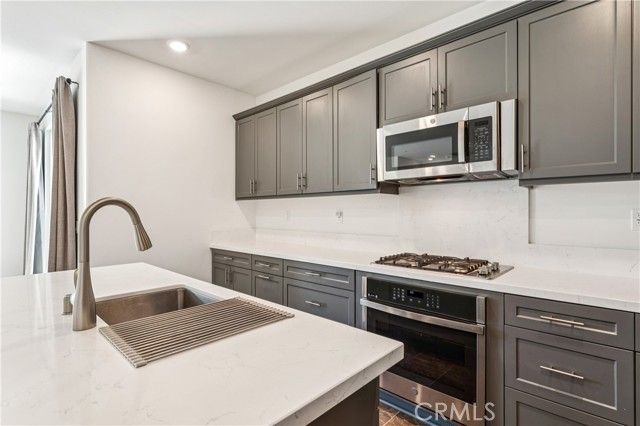 800 Enchanted Hideaway, Upland, CA 91786