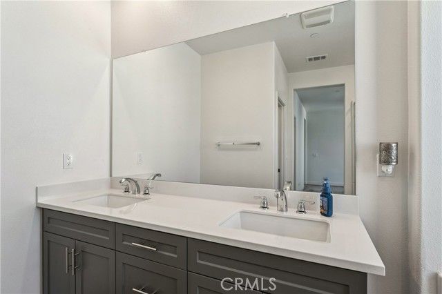 800 Enchanted Hideaway, Upland, CA 91786