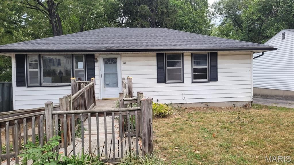 217 Anistasia Drive, Hazelwood, MO 63135