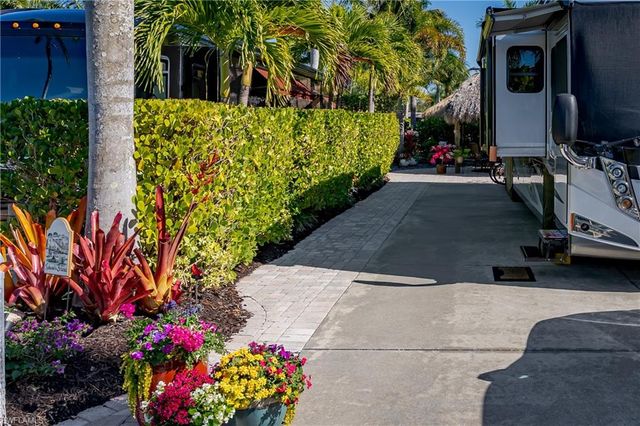 13466 Ladyfish LN, Naples, FL 34114