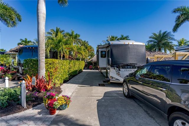 13466 Ladyfish LN, Naples, FL 34114