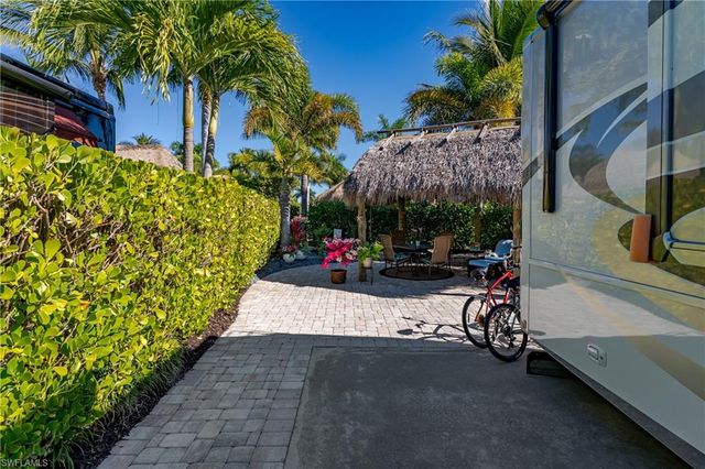 13466 Ladyfish LN, Naples, FL 34114