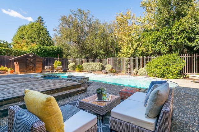 51 Mount Muir Ct, San Rafael, CA 94903