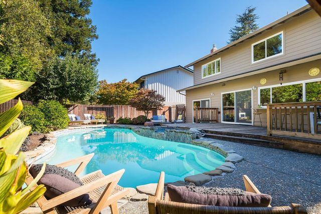 51 Mount Muir Ct, San Rafael, CA 94903