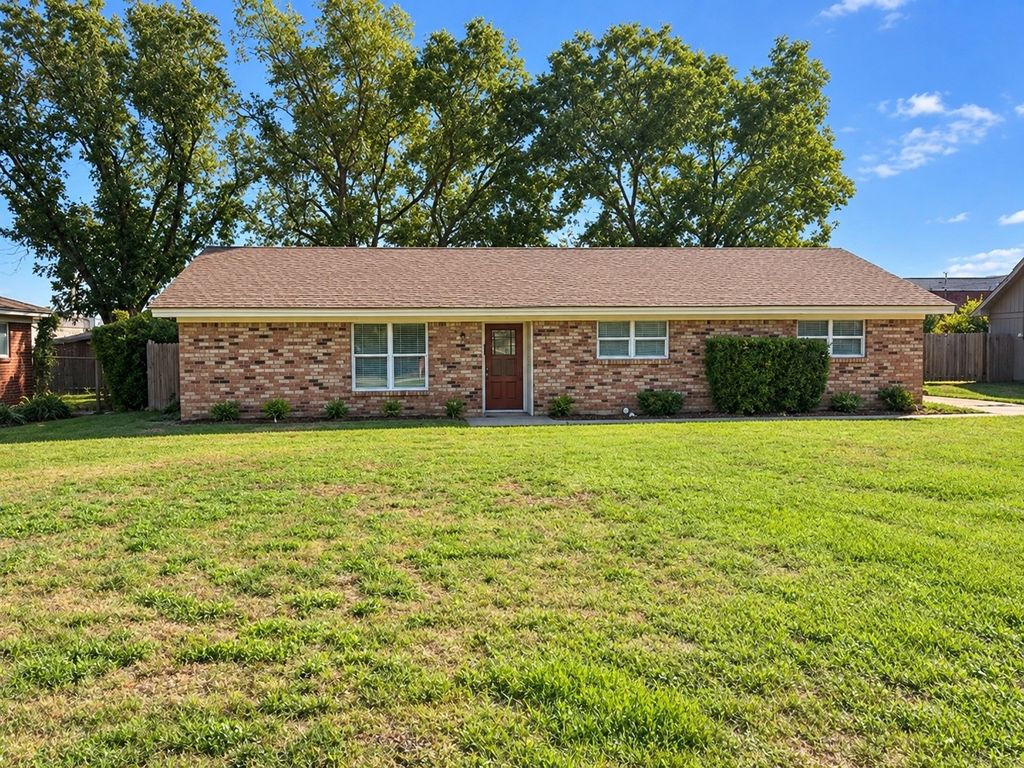 158 Cotillion Road, Fort Worth, TX 76134 — exterior