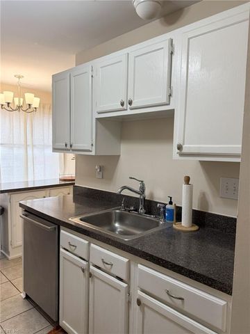 456 Falling LN, Virginia Beach, VA 23454