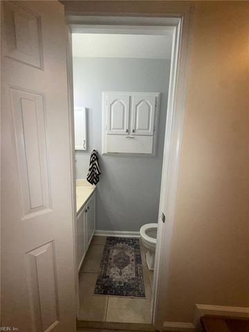 456 Falling LN, Virginia Beach, VA 23454