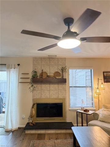 456 Falling LN, Virginia Beach, VA 23454