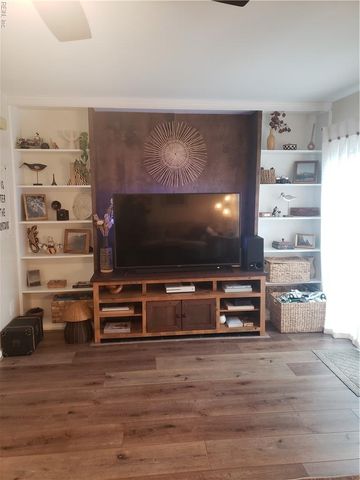 456 Falling LN, Virginia Beach, VA 23454