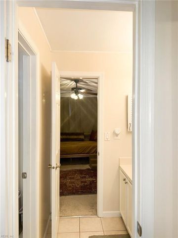 456 Falling LN, Virginia Beach, VA 23454