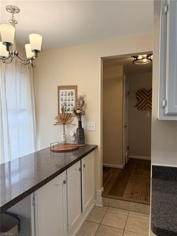 456 Falling LN, Virginia Beach, VA 23454