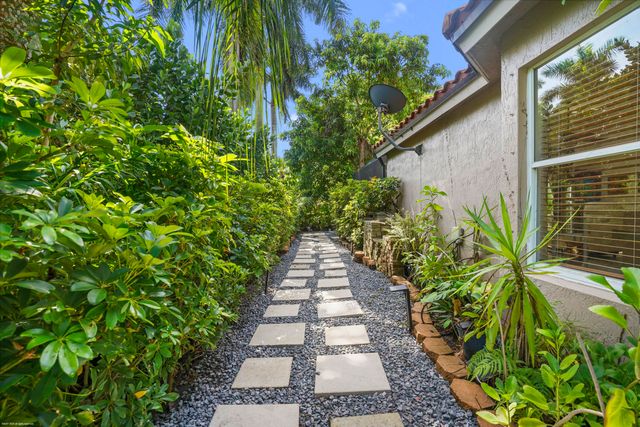 3848 Miramontes Circle, Wellington, FL 33414