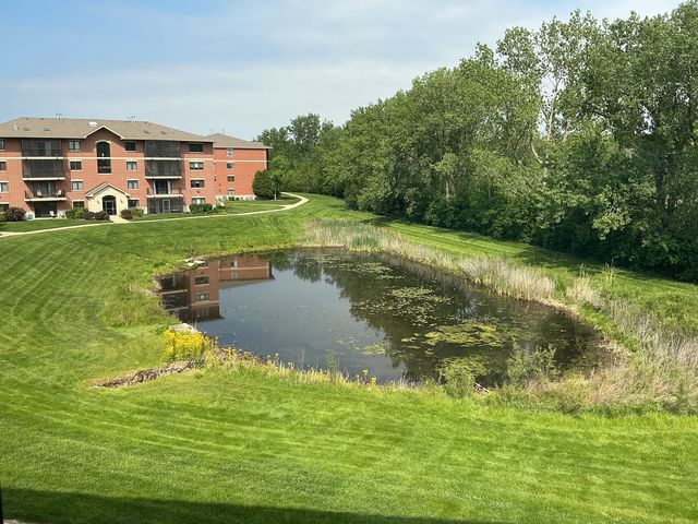 6840 W Winding Trail 301, Oak Forest, IL 60452