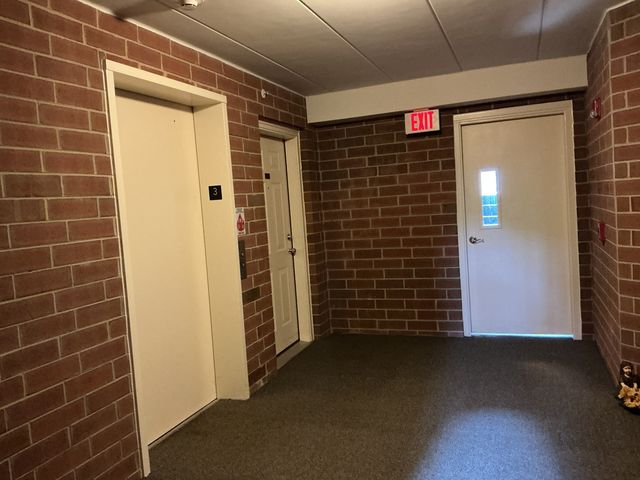 6840 W Winding Trail 301, Oak Forest, IL 60452