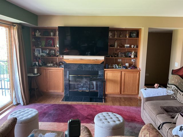 6840 W Winding Trail 301, Oak Forest, IL 60452