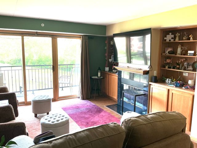 6840 W Winding Trail 301, Oak Forest, IL 60452