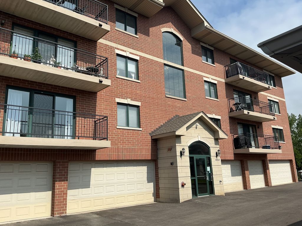 6840 W Winding Trail 301, Oak Forest, IL 60452