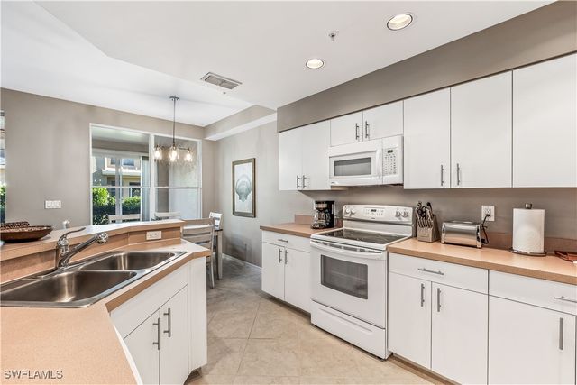 24827 Lakemont Cove LN 101, Bonita Springs, FL 34134