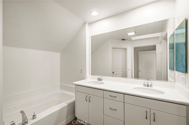 4 Bloomington, Ladera Ranch, CA 92694